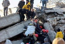 튀르키예·시리아 지진 사망자 7800명 넘어